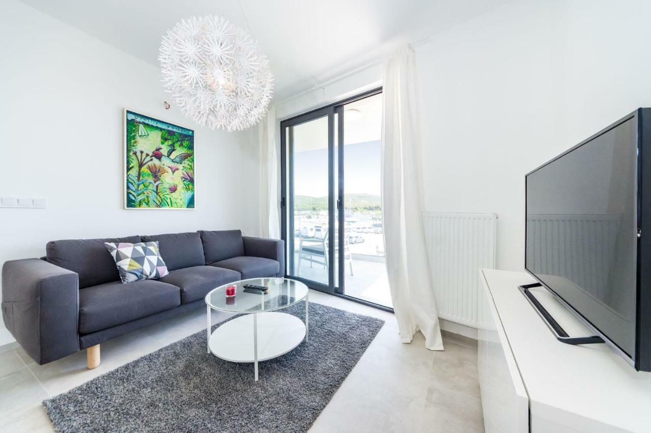 D. Marine Apartments Бибине Екстериор снимка