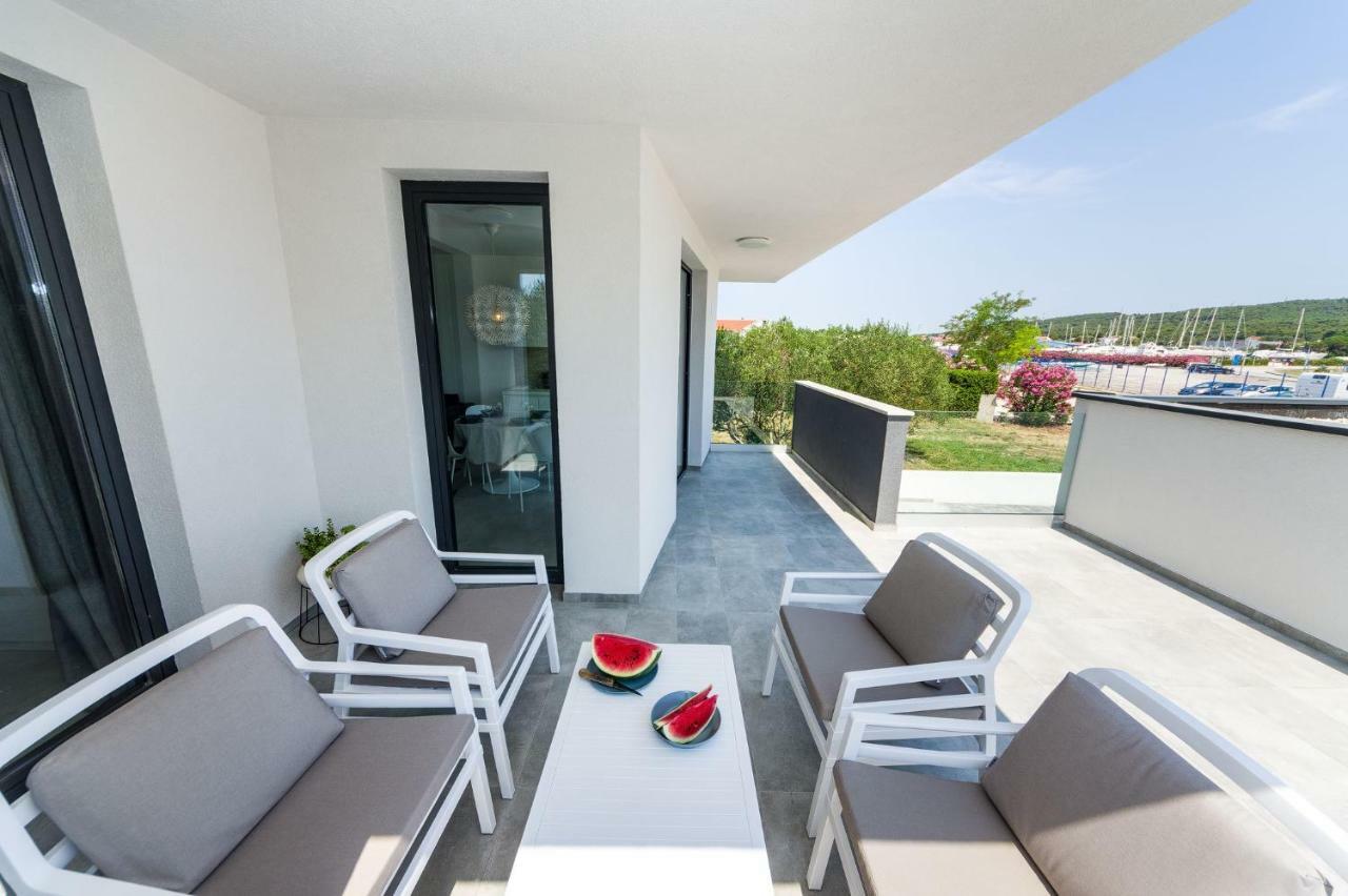 D. Marine Apartments Бибине Екстериор снимка