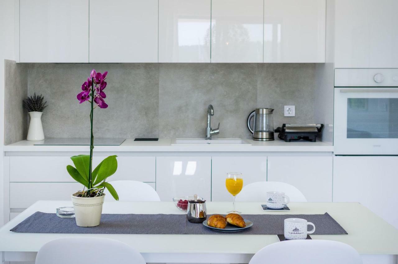 D. Marine Apartments Бибине Екстериор снимка