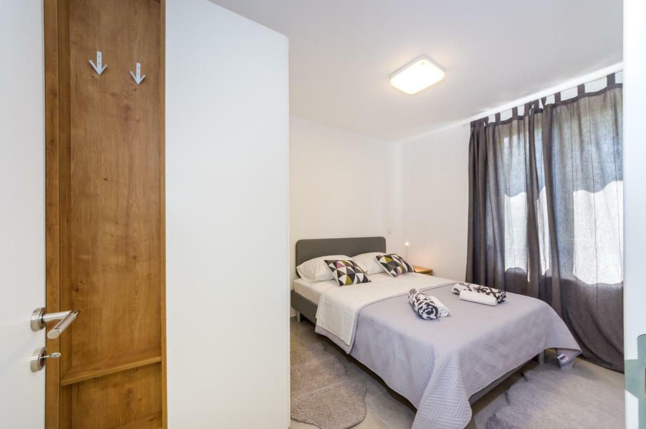 D. Marine Apartments Бибине Екстериор снимка